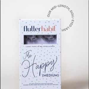 NIB Flutter Habit The Happy Medium Lashes